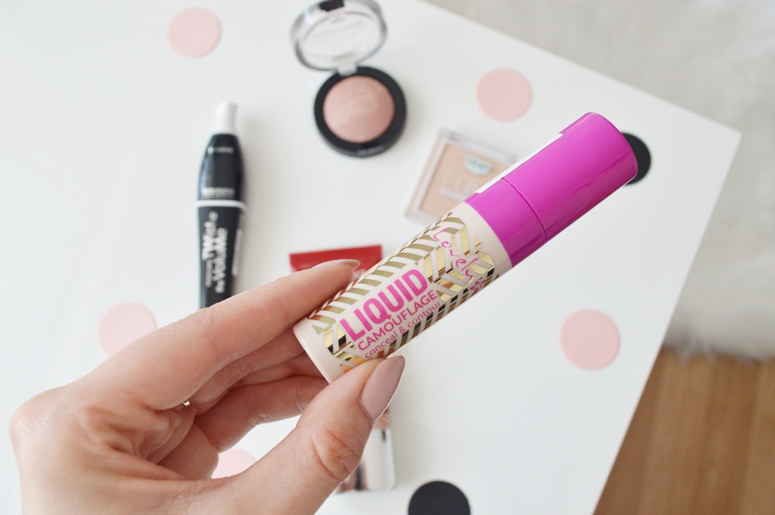 korektor na niedoskonałości lovely puderek.com.pl